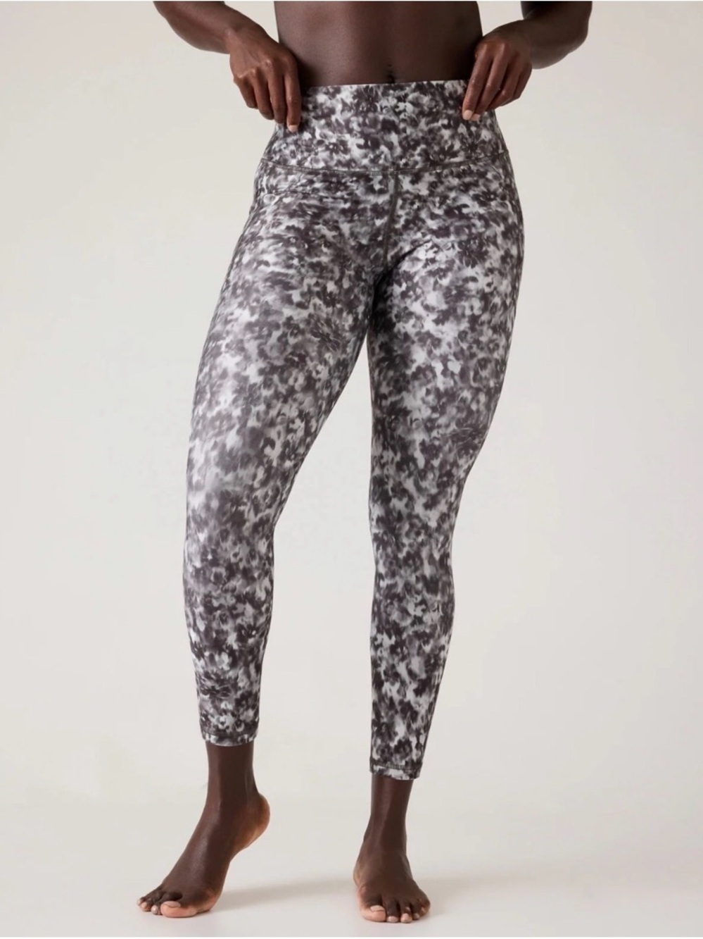 NWT Salutation Stash 7/8 Opaline Floral Tight Size Small